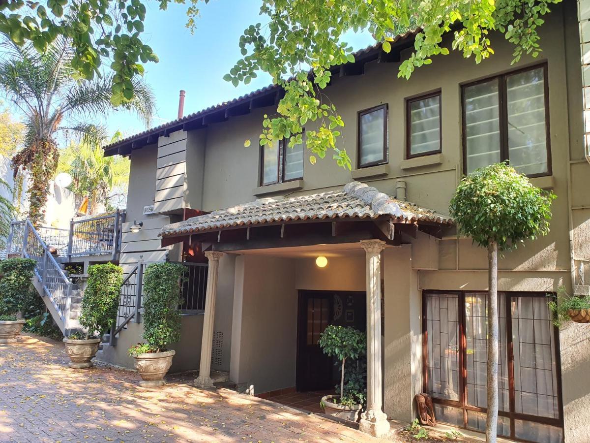 Waterhouse Guest Lodge - Indus Street Pretoria-Noord Dış mekan fotoğraf